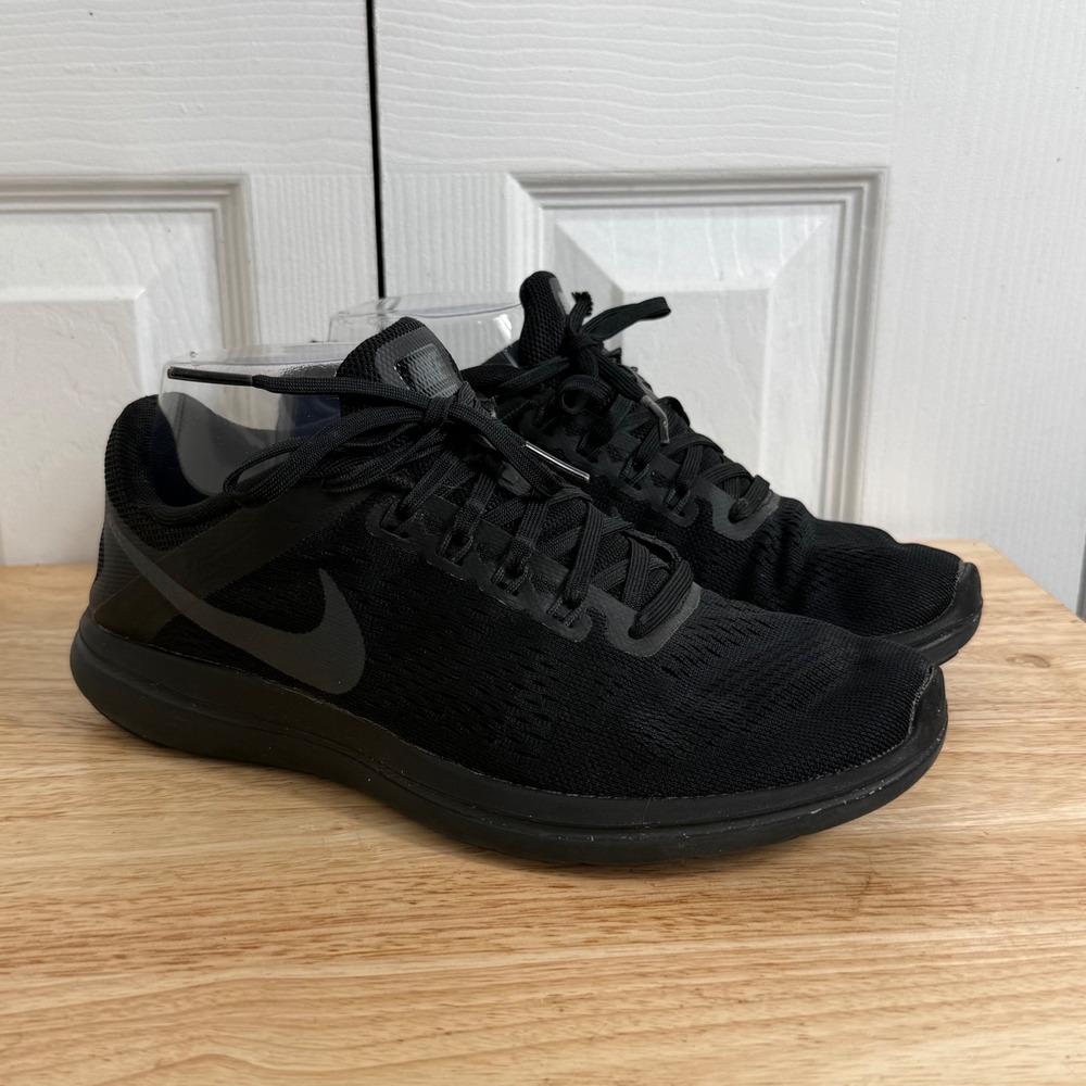 Nike Flex 2016 Run Size 8 Black Minimalist Athleisure Sneakers 830751-010